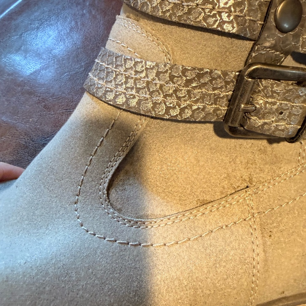 Spring Step Women's light gray Ankle Boots with Faux Fur Lining - Picture 2 of 6